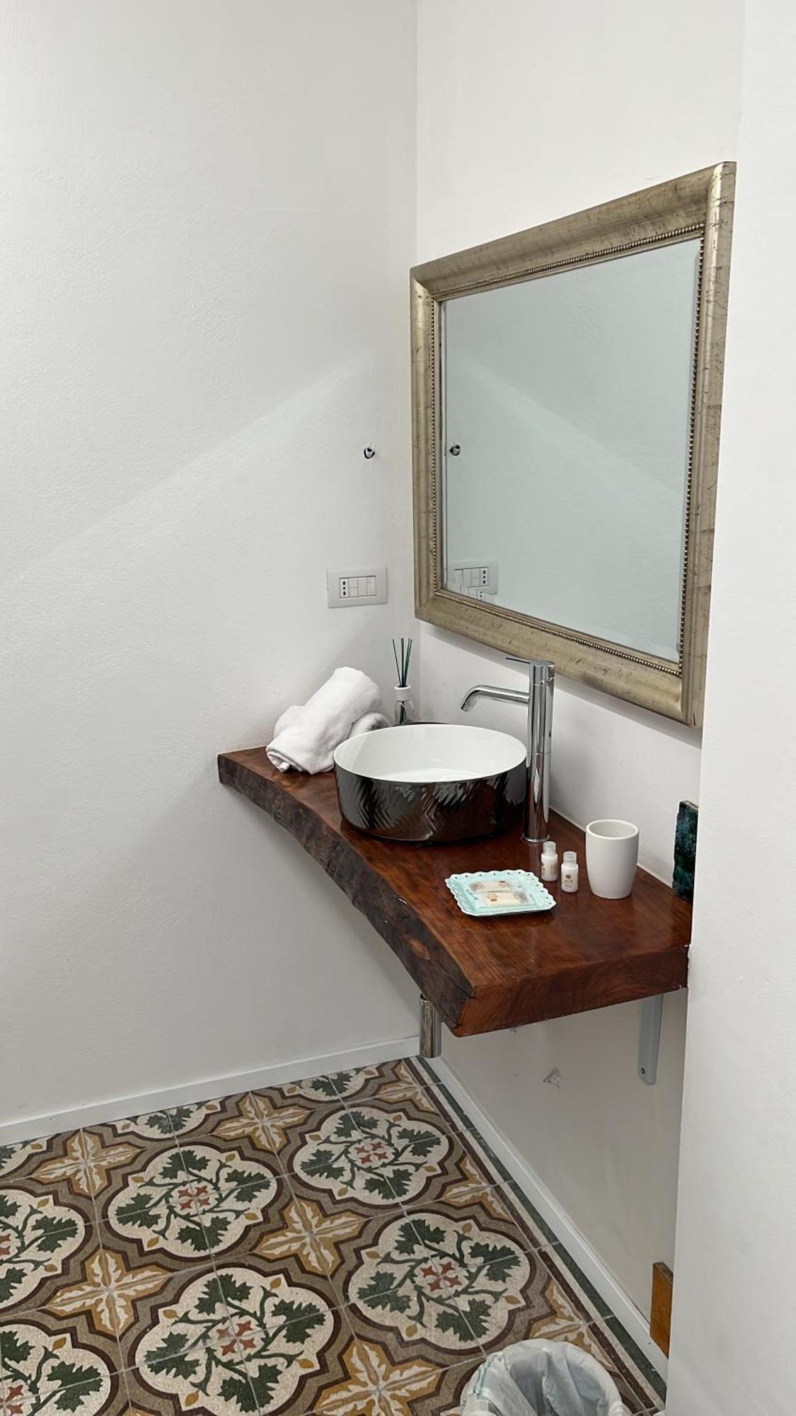 Rosarias Rooms Manfredonia Exteriér fotografie